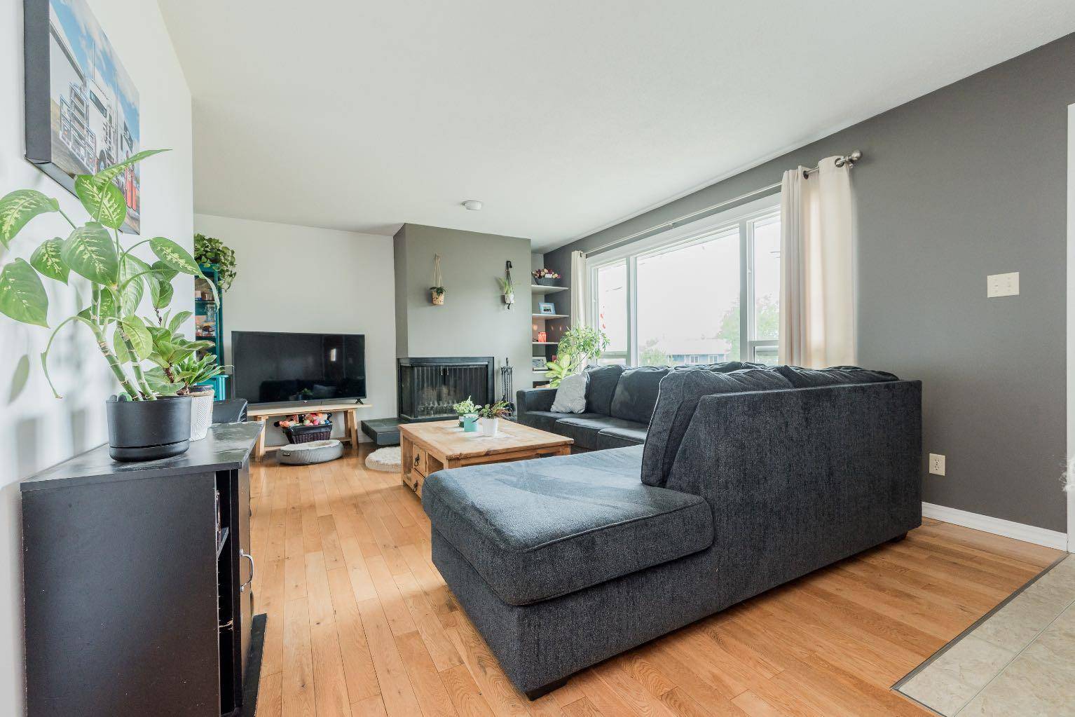Beaverlodge, AB T0H 0C0,614 6 AVE