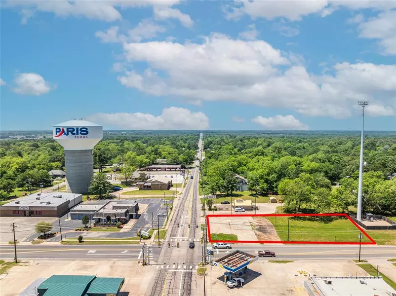 1902 Bonham Street, Paris, TX 75460