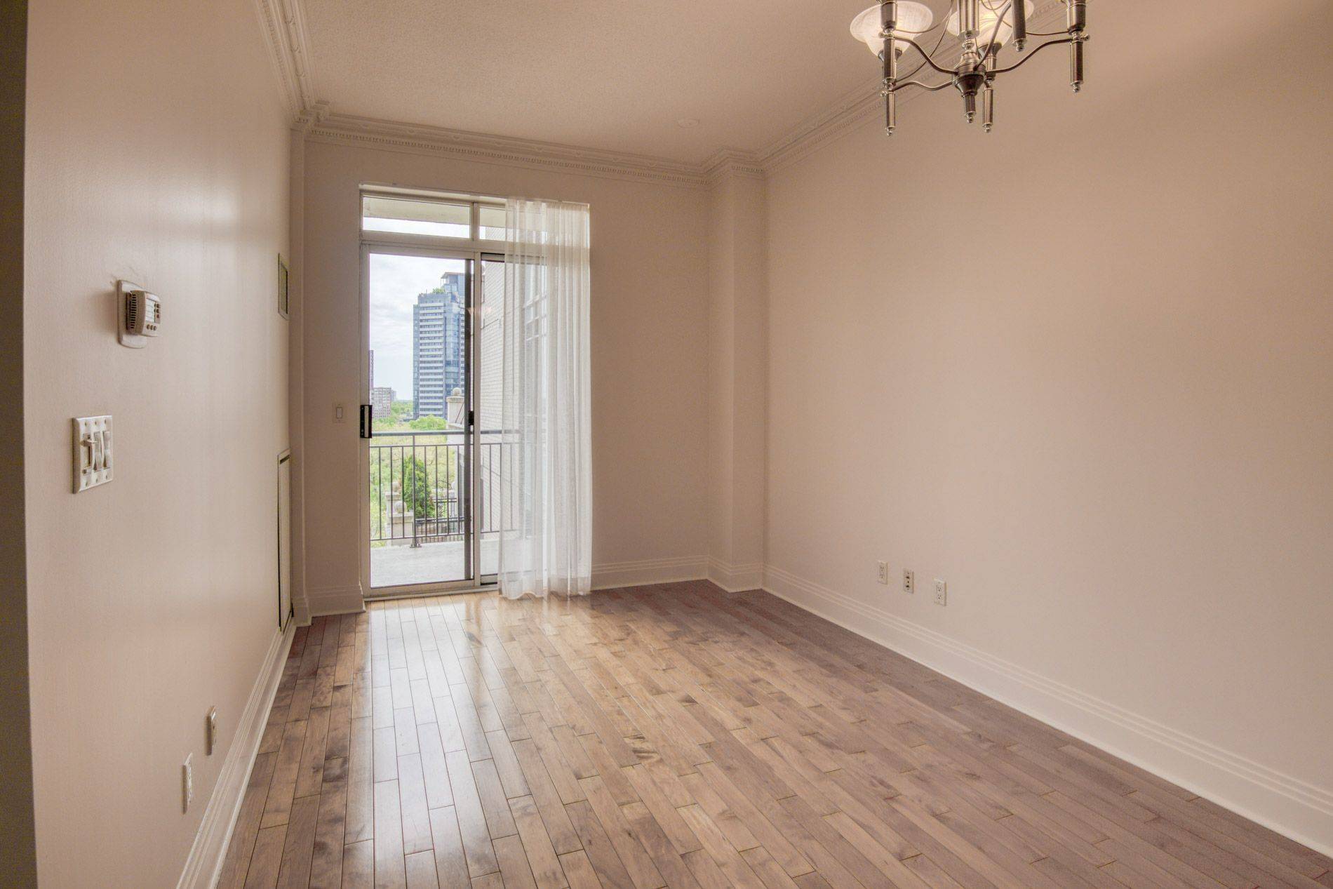 Toronto C02, ON M5R 2G5,99 Avenue RD #1007