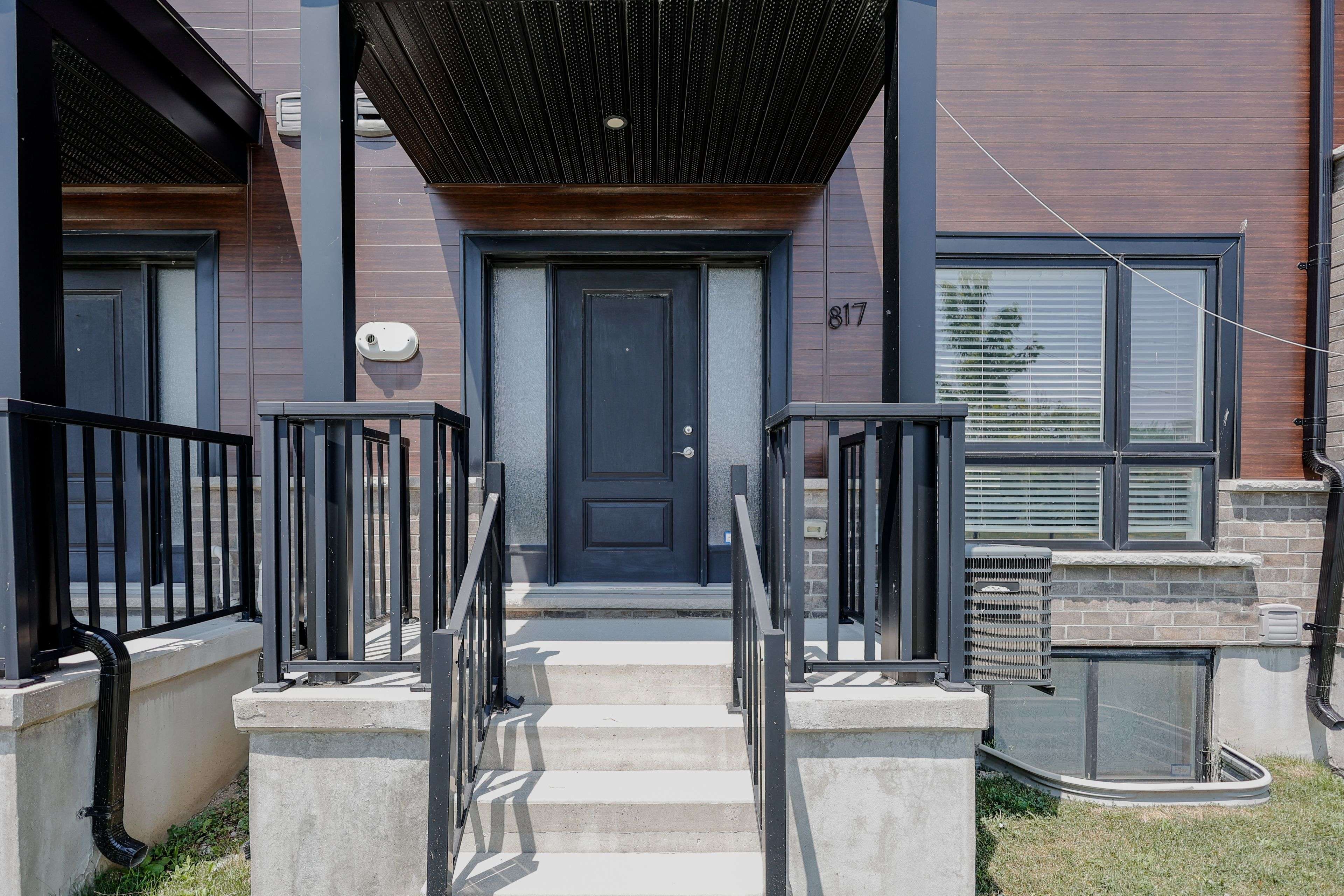 London North, ON N6H 0K3,817 Sarnia RD
