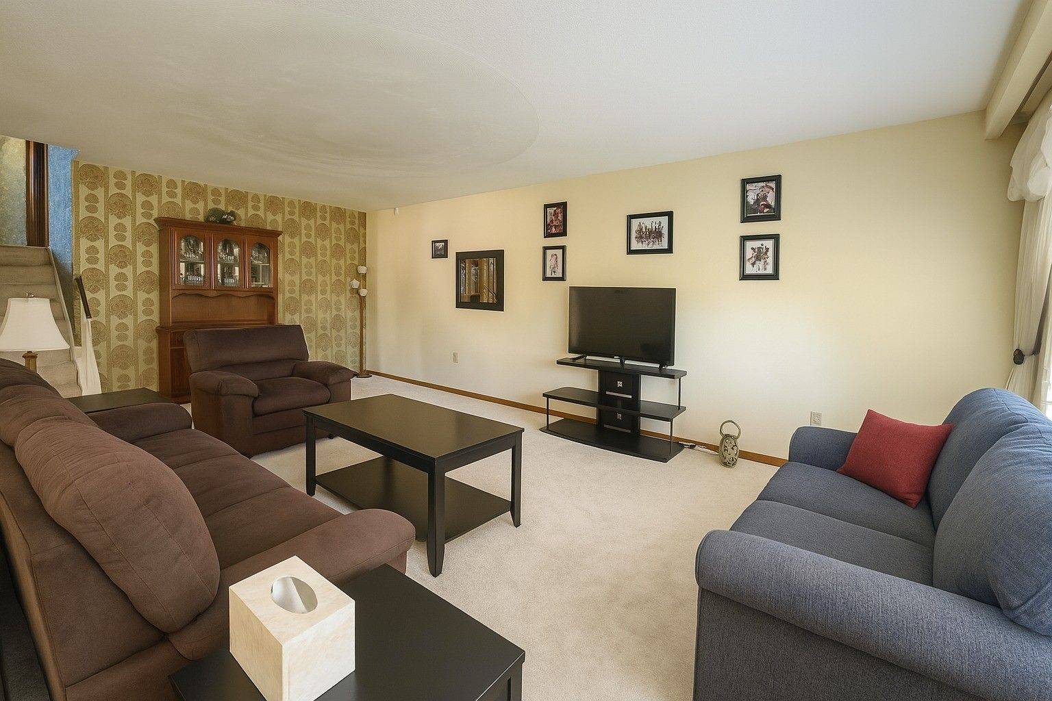 Hamilton, ON L8E 2H8,216 Margaret AVE