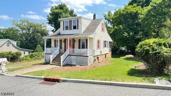34 School St, North Haledon Boro, NJ 07508