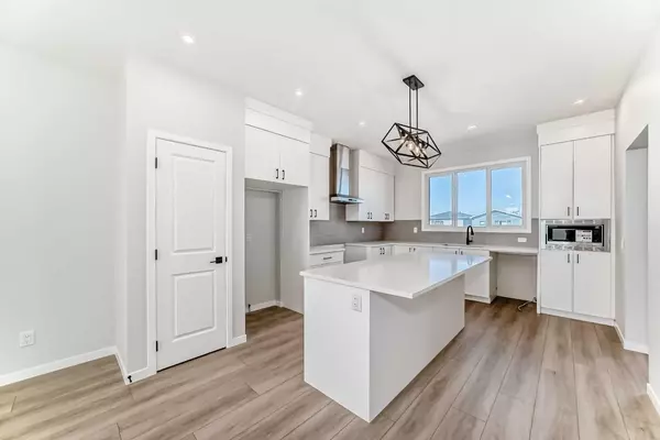Calgary, AB T3P 2E1,603 Lucas BLVD Northwest