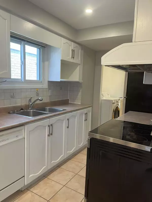 Toronto E07, ON M1V 3P3,230 Enchanted Hills CRES