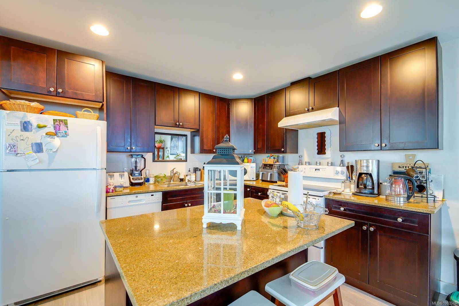 Port Alberni, BC V9Y 2V8,2702 Anderson Ave #2