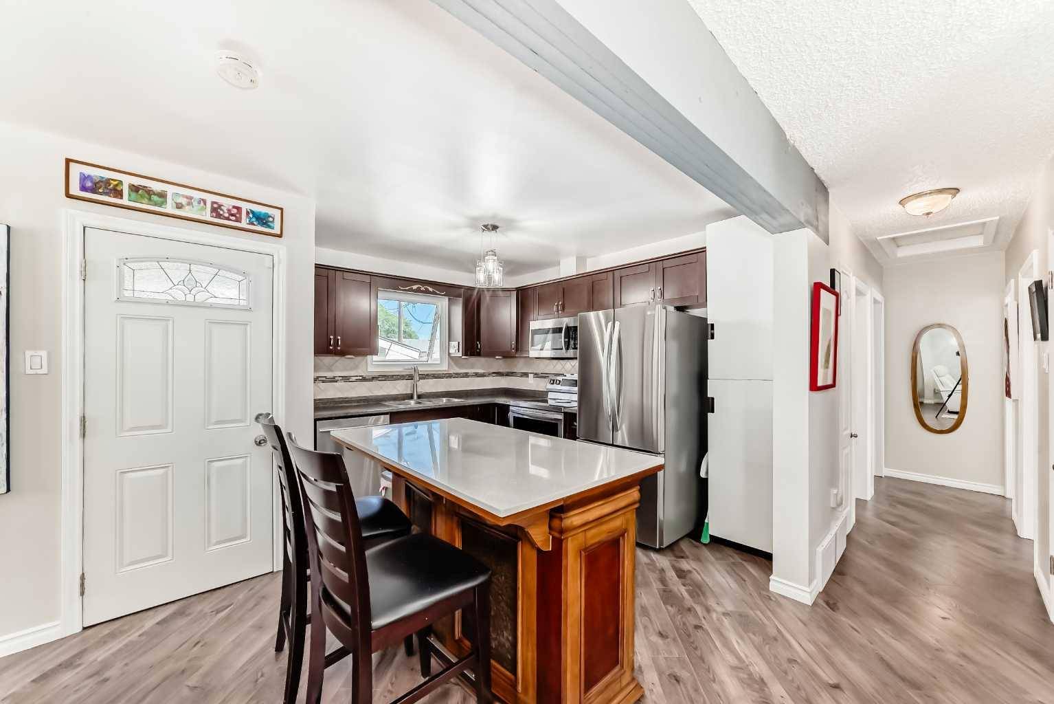 Edmonton, AB T5W 1K2,3418 120 Ave NW