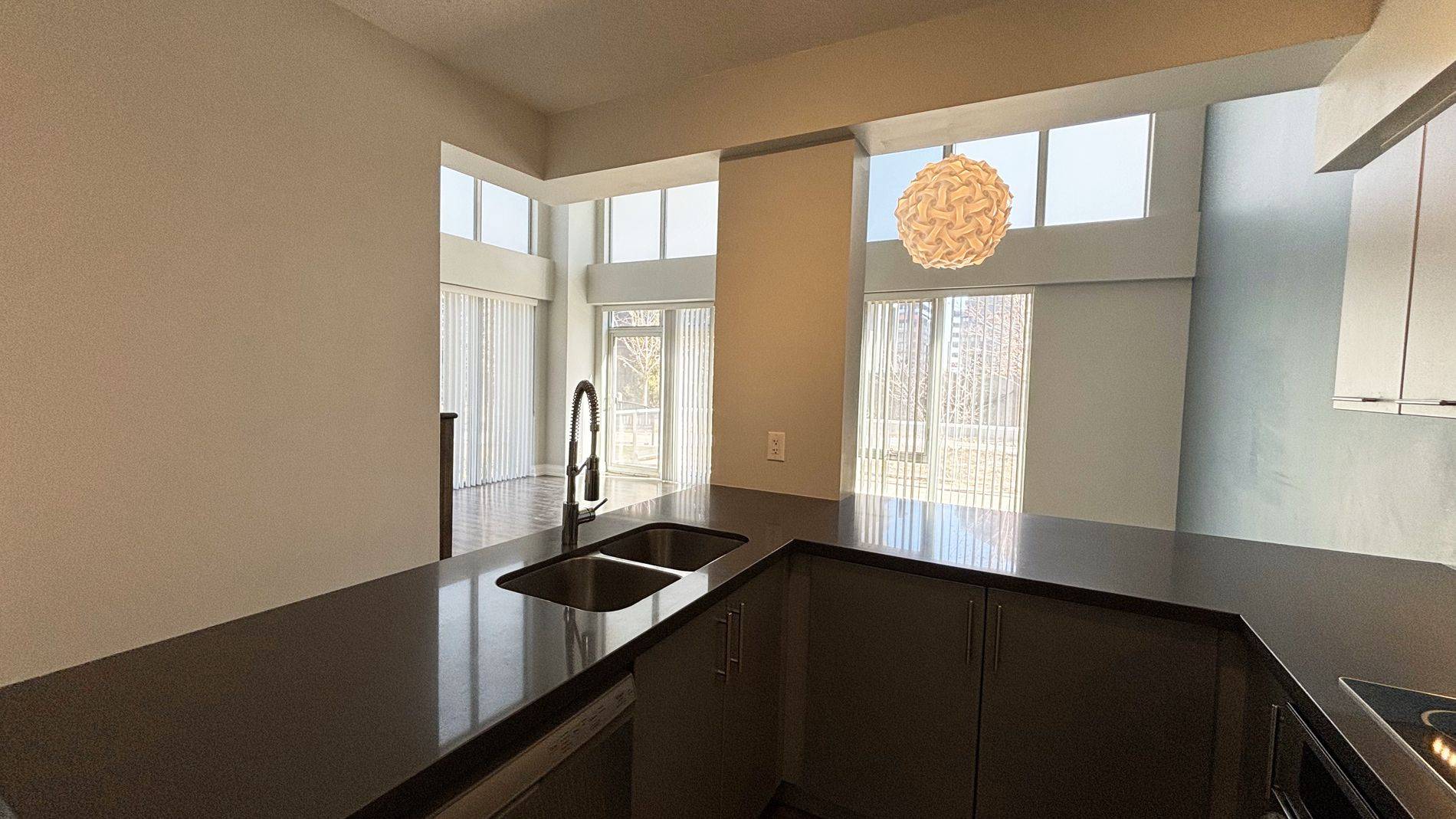 Toronto C06, ON M3H 0C6,565 Wilson AVE #W102