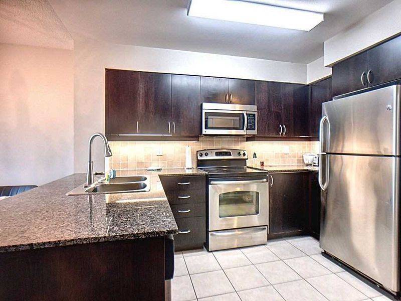 Richmond Hill, ON L4B 0B1,185 Oneida CRES #802
