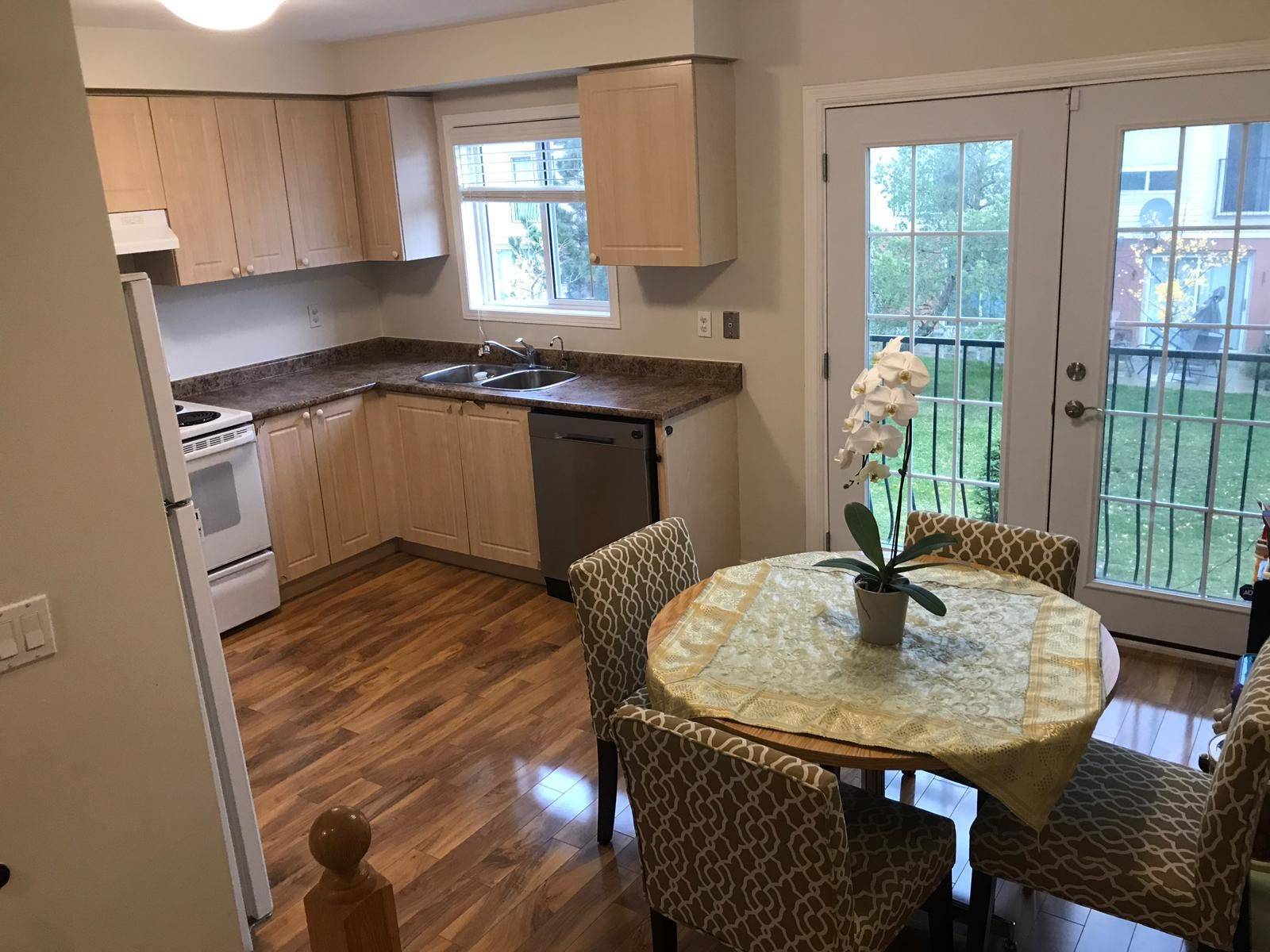 Mississauga, ON L5V 2G7,5030 Heatherleigh AVE #32