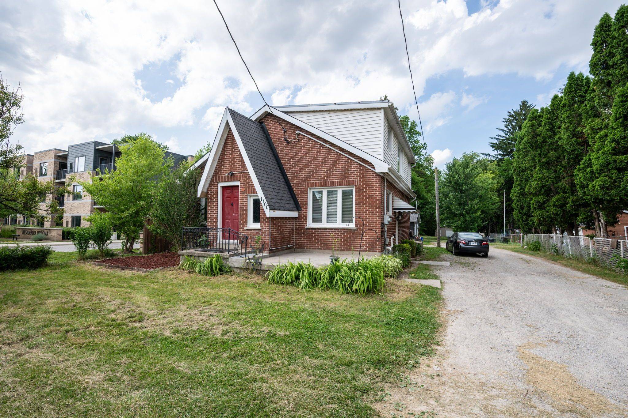 1100 Hamilton RD, London East, ON N5W 1A6