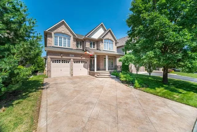 Oakville, ON L6H 7J8,2373 Rideau DR E