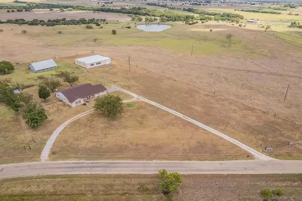 Cleburne, TX 76033,5104 Woodard Avenue