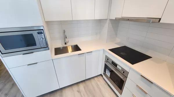 Toronto C14, ON M2M 0B9,8 Olympic Garden DR #S1401