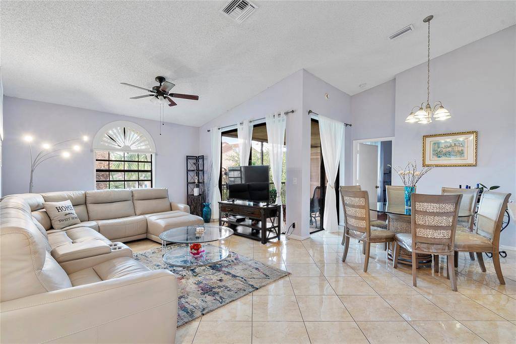Plantation, FL 33322,10730 NW 14th St #175