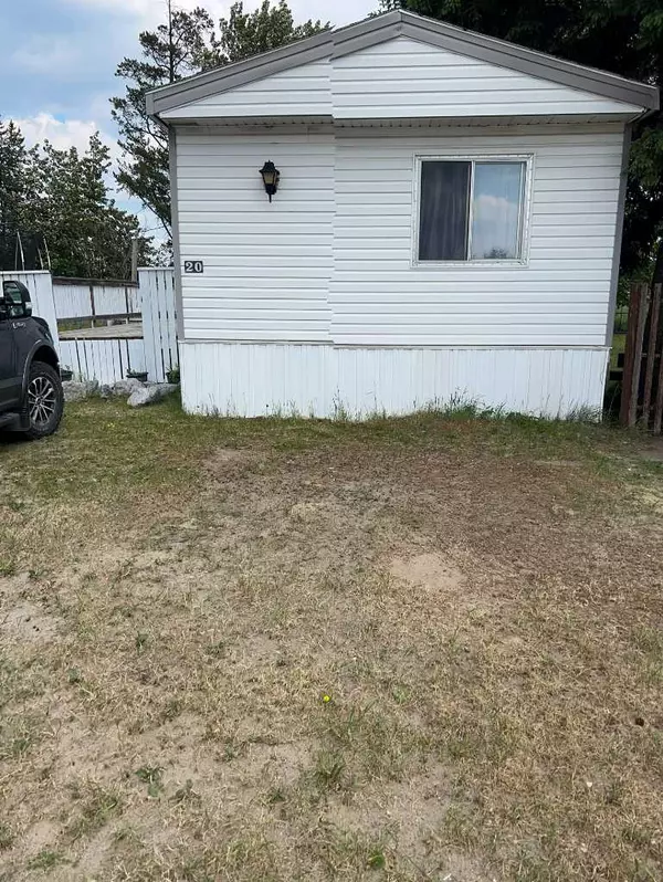 20 HILLPARK MOBILE PARK, Whitecourt, AB T7S 1J3