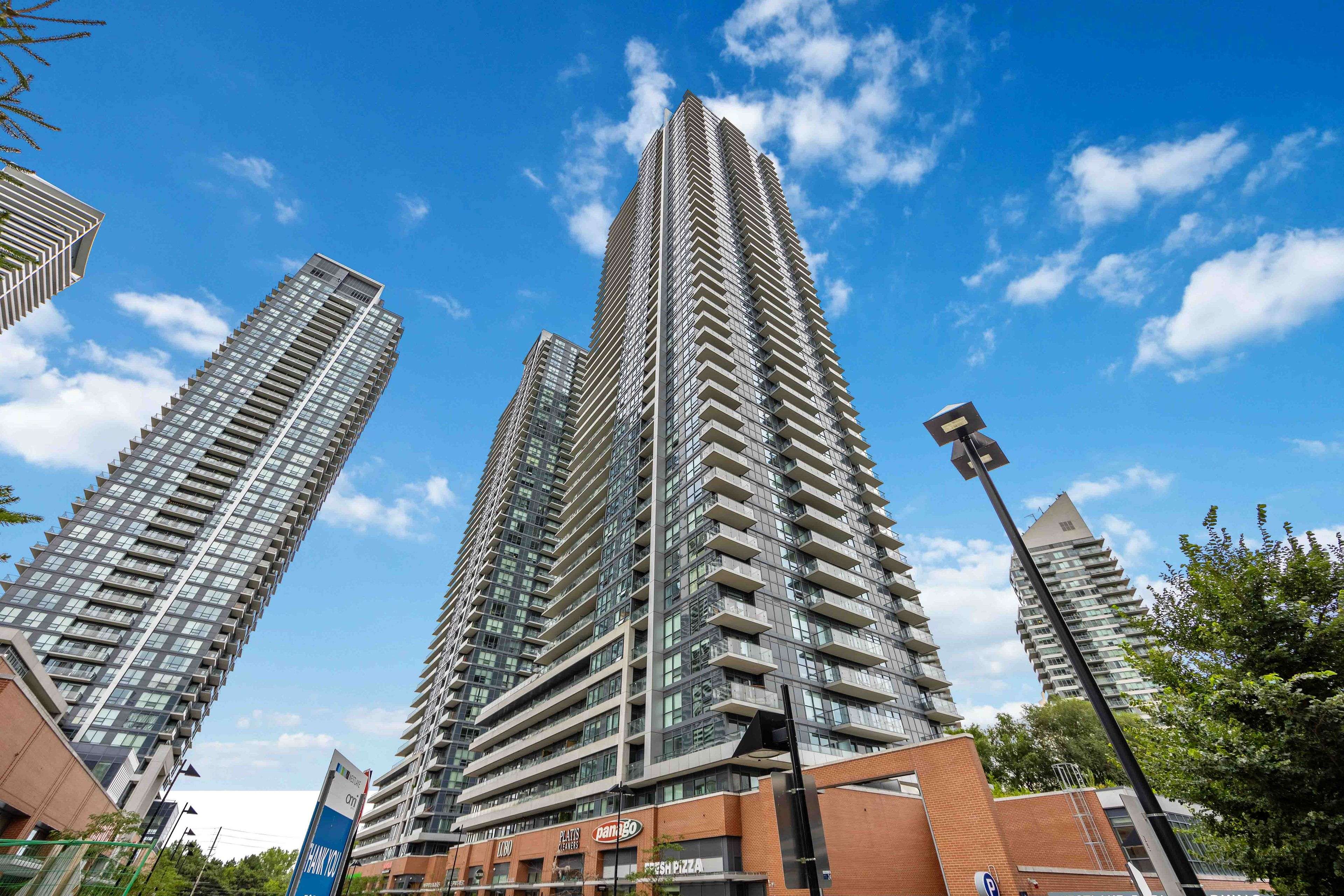 Toronto W06, ON M8V 0C1,2220 Lake Shore BLVD W #2806