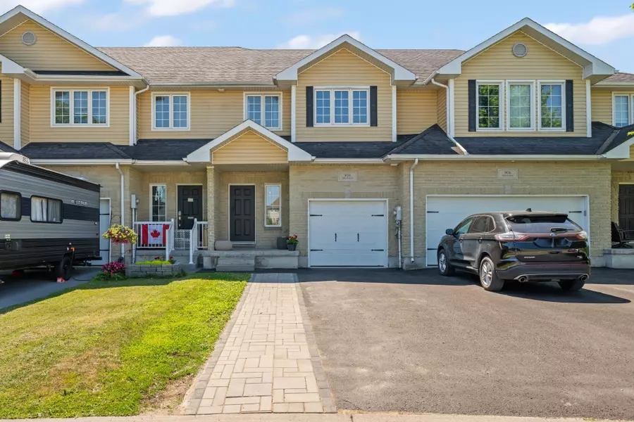 908 Swanfield ST, Kingston, ON K7M 0A5