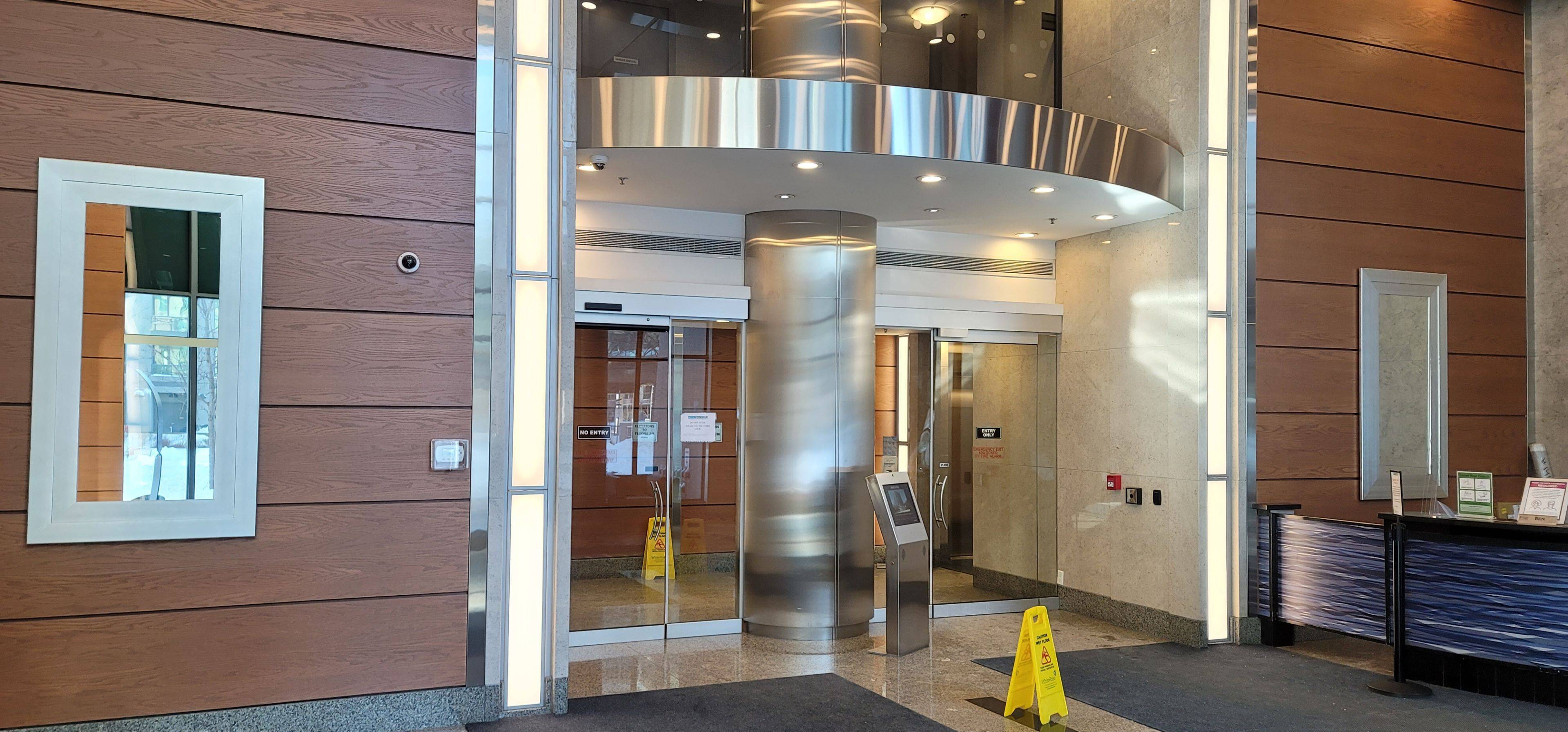 Toronto C01, ON M5V 1B1,219 Fort York BLVD #2412