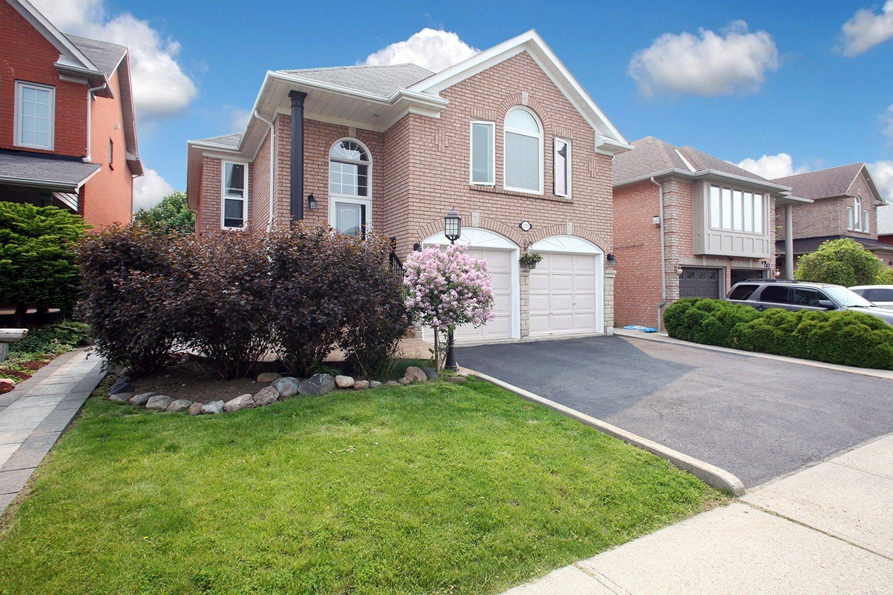 1765 Silver Maple DR, Pickering, ON L1V 6Z2