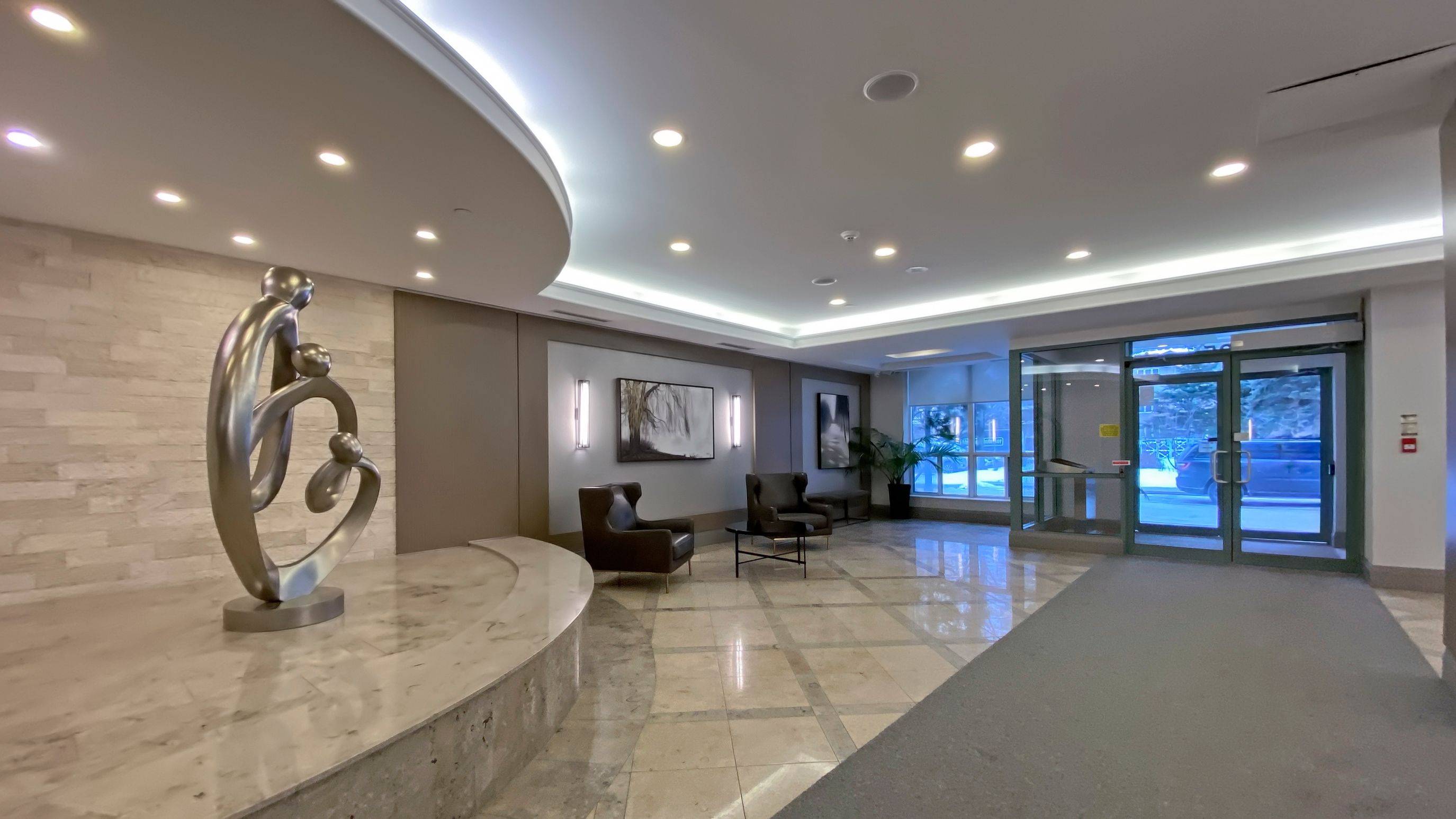 Toronto E09, ON M1P 5A9,125 Omni DR #Ph 32