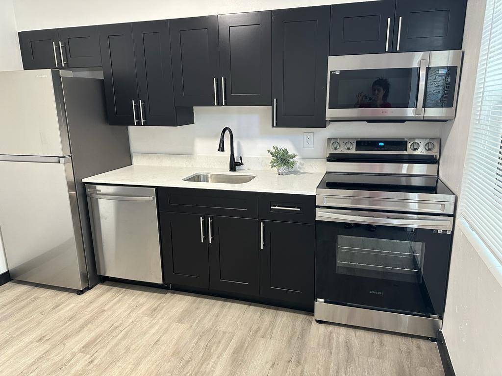Hallandale Beach, FL 33009,725 NW 1st Ct