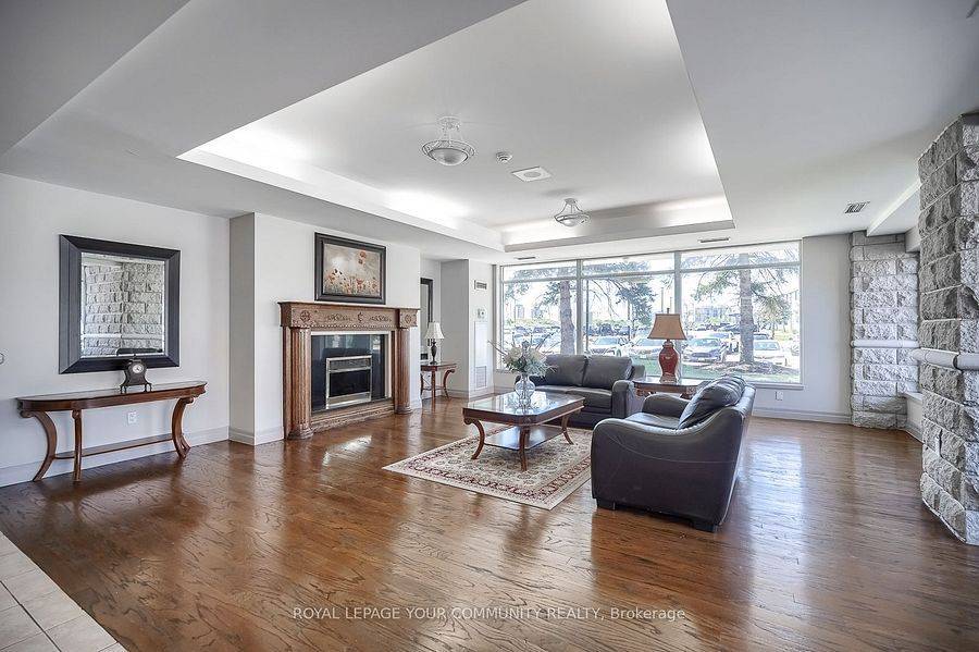 Vaughan, ON L4K 5N6,2502 Rutherford RD #109