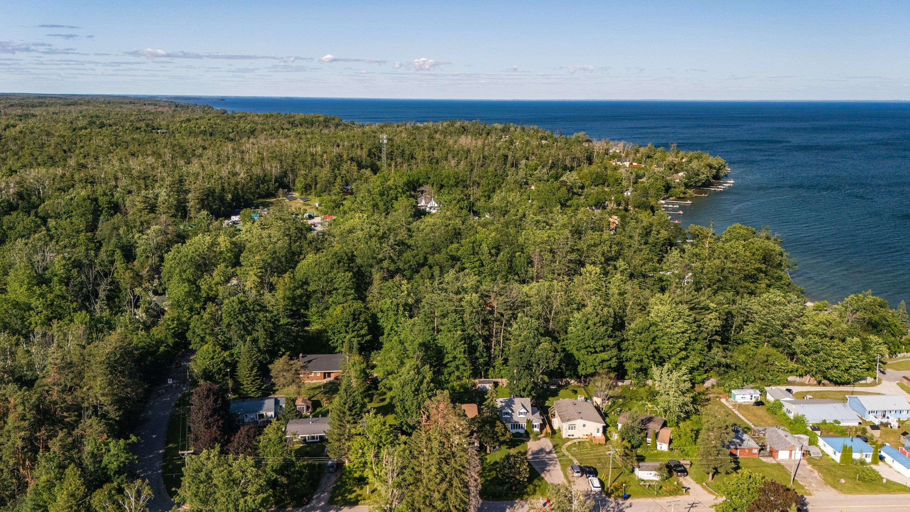 Oro-medonte, ON L0L 2E0,47 Lakeshore RD W