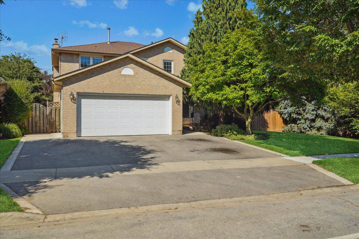 471 Deerhurst DR, Burlington, ON L7L 5T4