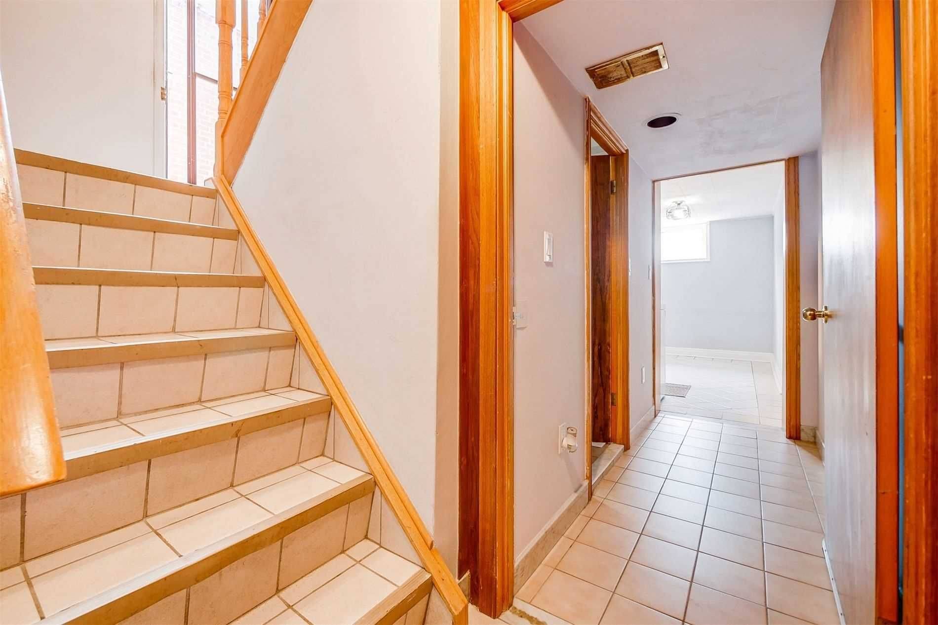 Toronto W05, ON M3M 2S5,65 Whitburn CRES #BSMT 2