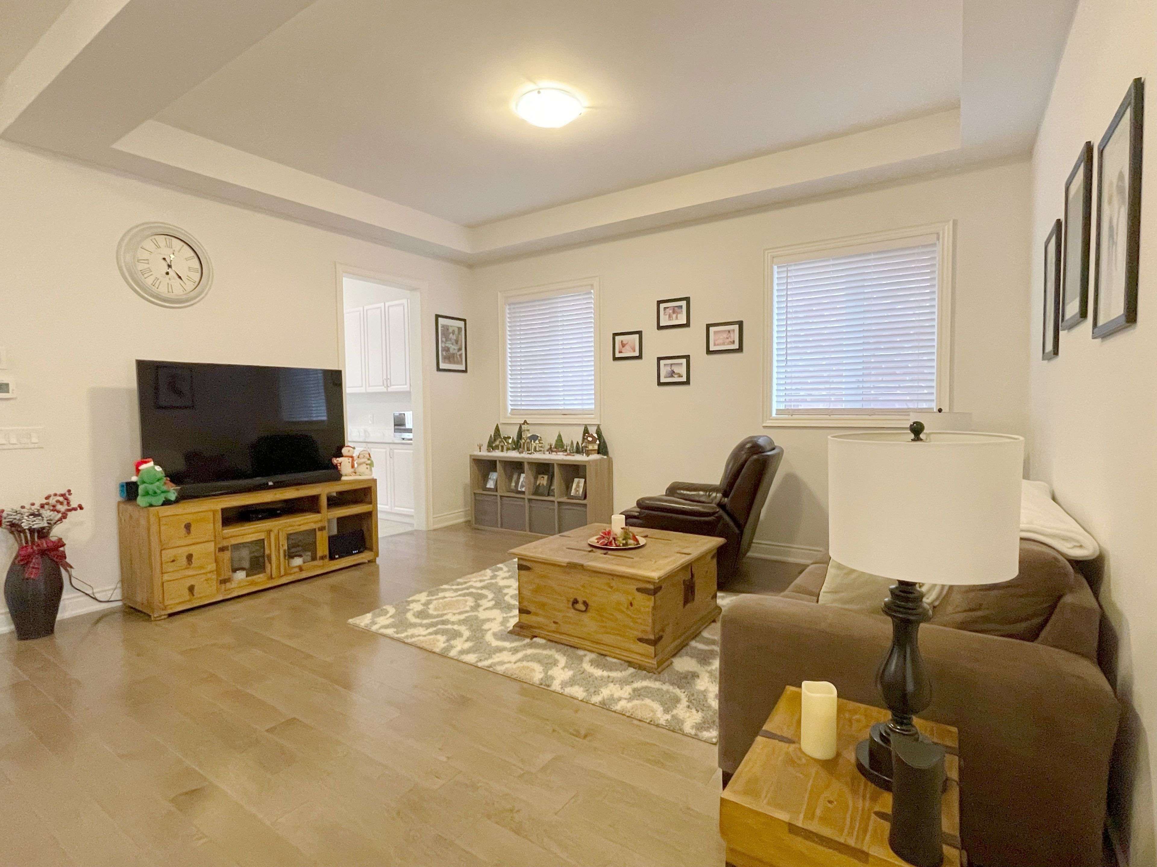 Milton, ON L9E 1H5,191 Belmore CT