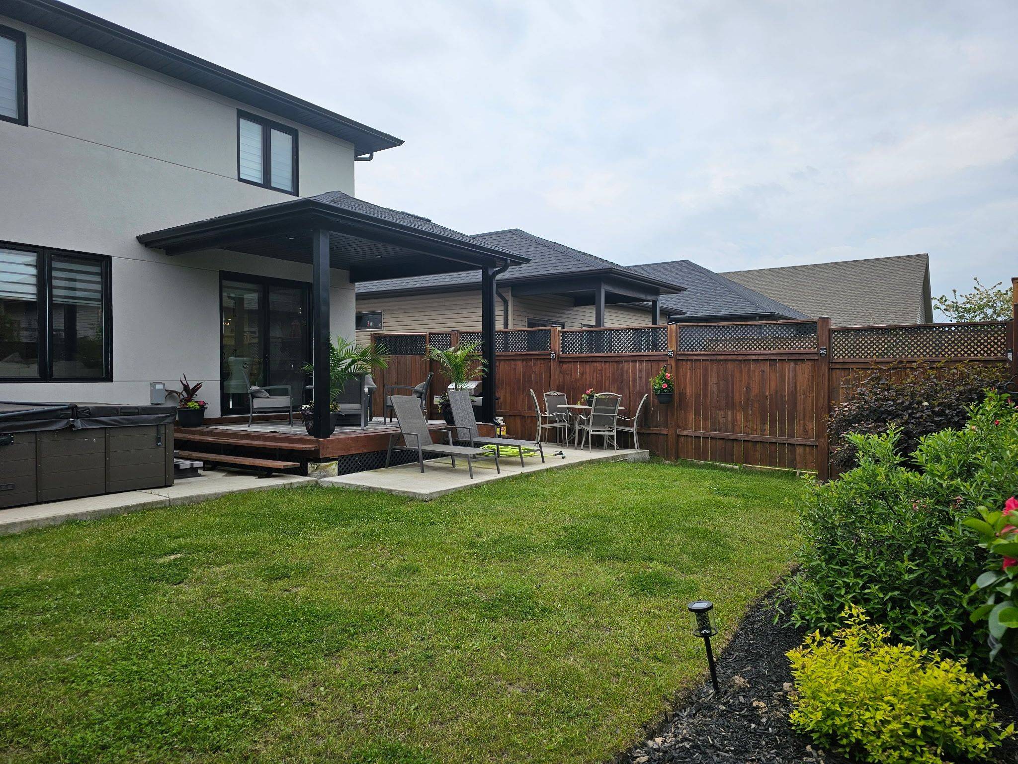Welland, ON L3C 0G1,14 Willowbrook DR