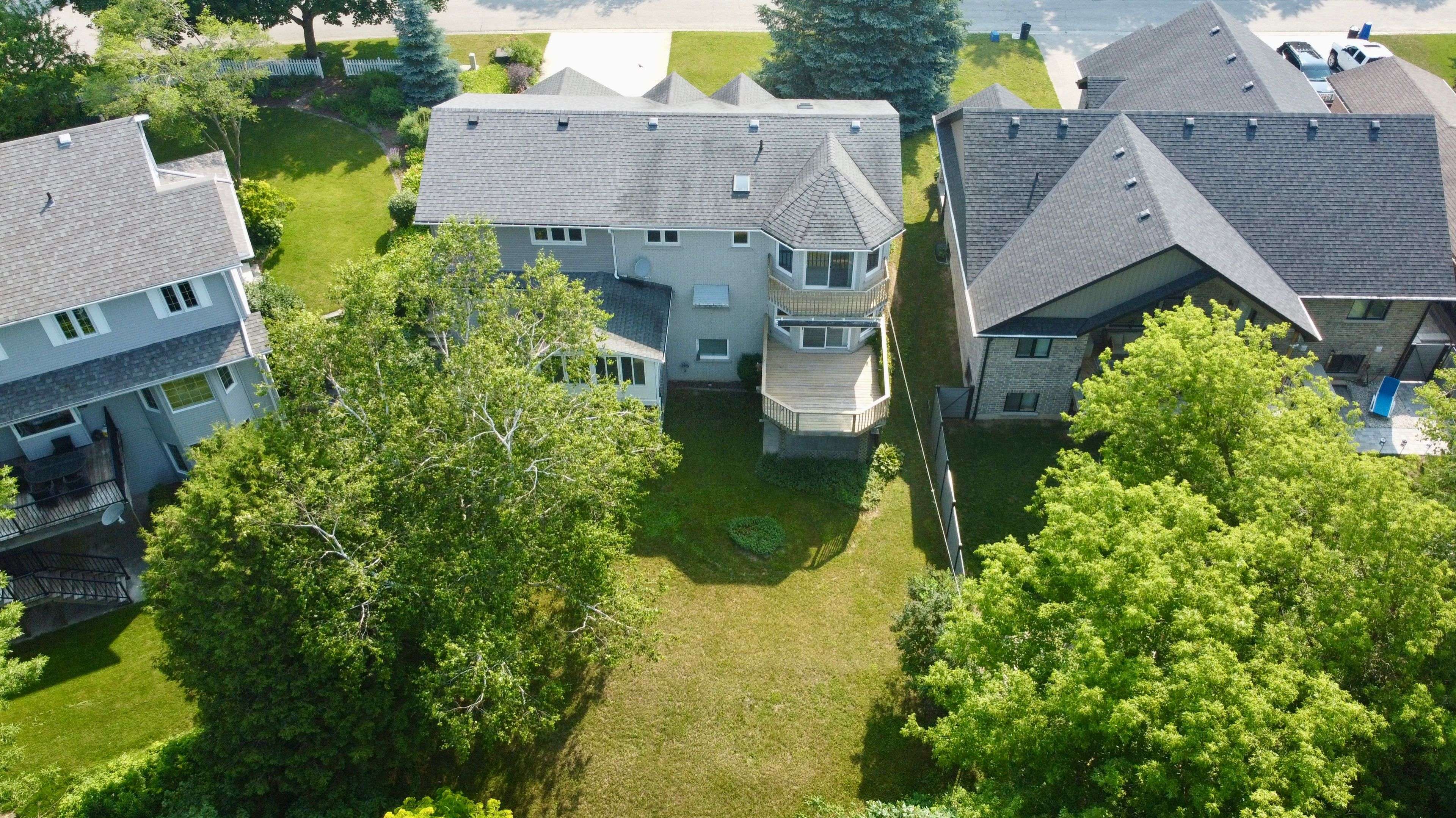 Hanover, ON N4N 3S2,222 2nd AVE