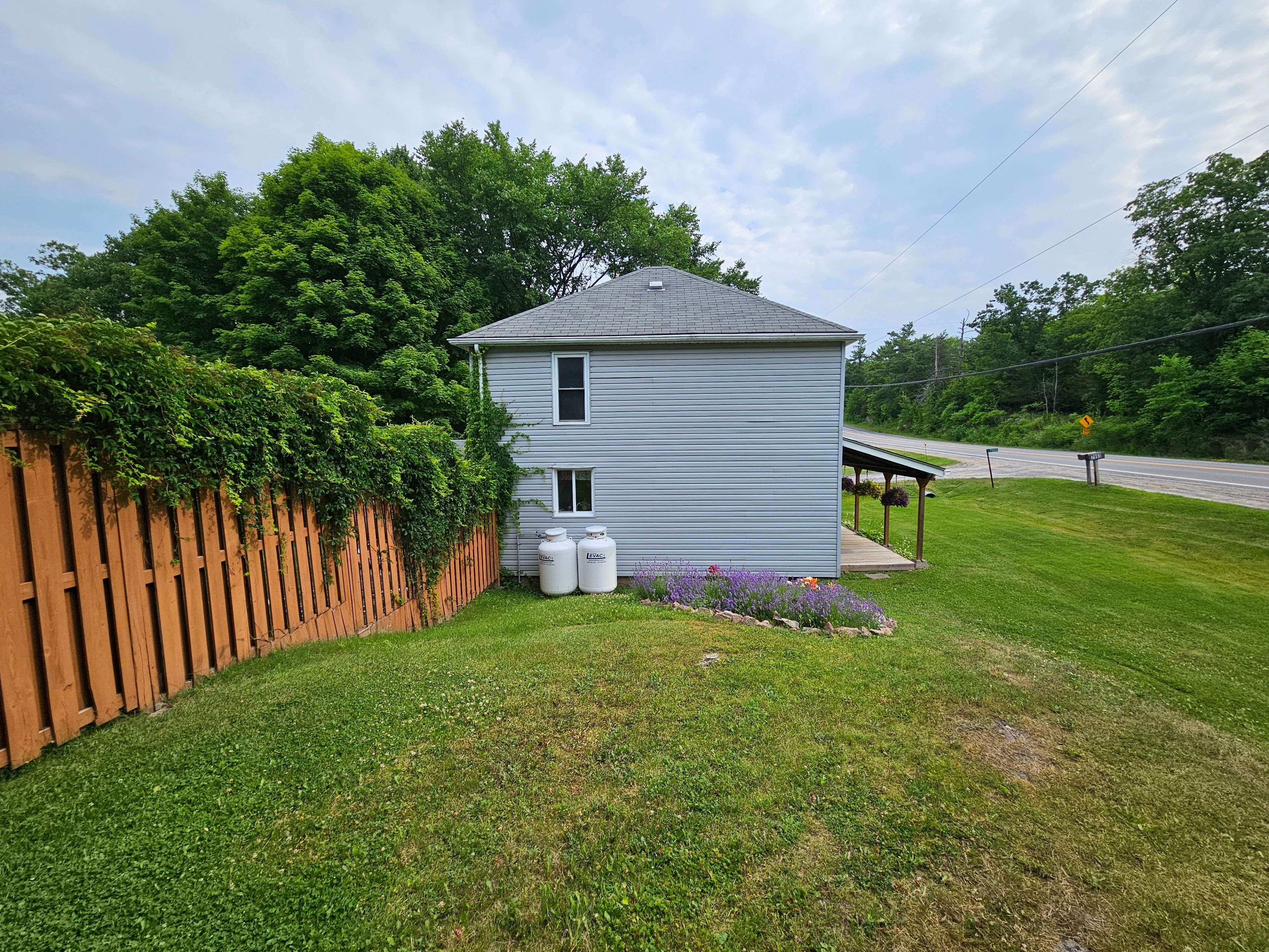 Frontenac, ON K0K 2L0,7993 Perth RD