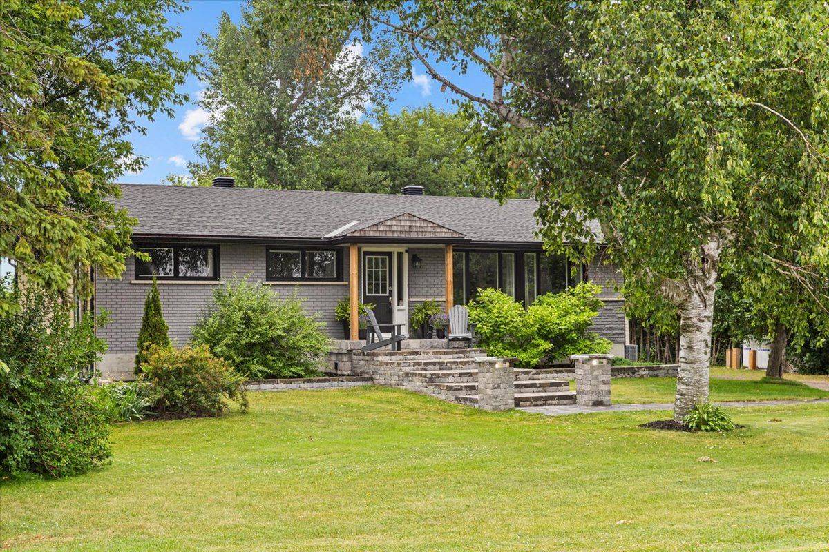 6349 Garvin RD, Stittsville - Munster - Richmond, ON K0A 2Z0