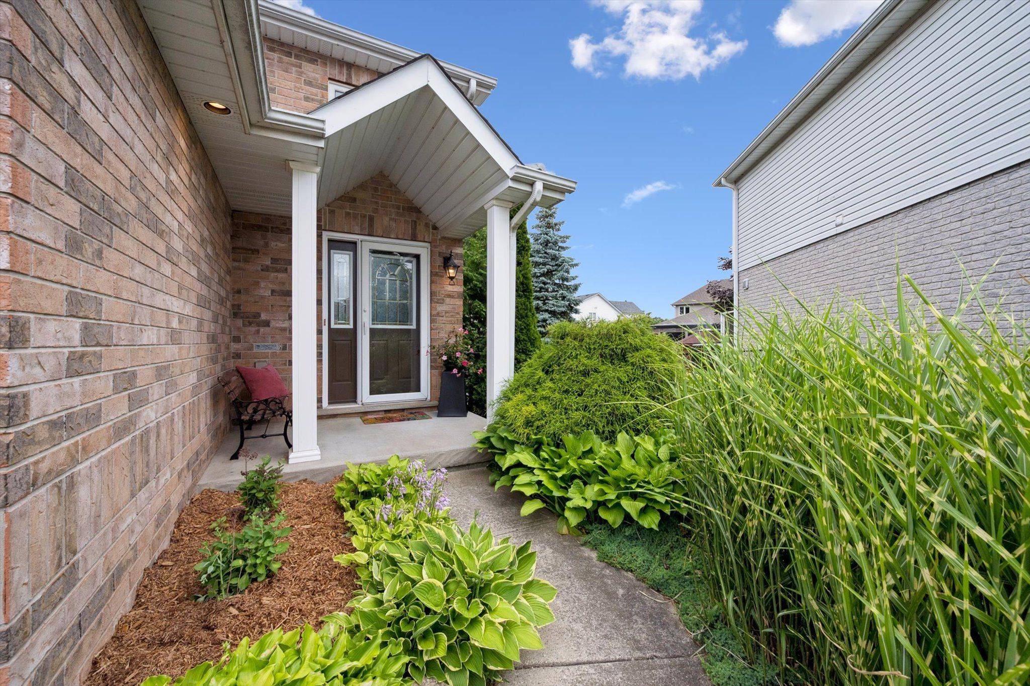 Guelph, ON N1L 1J2,25 Burke CT