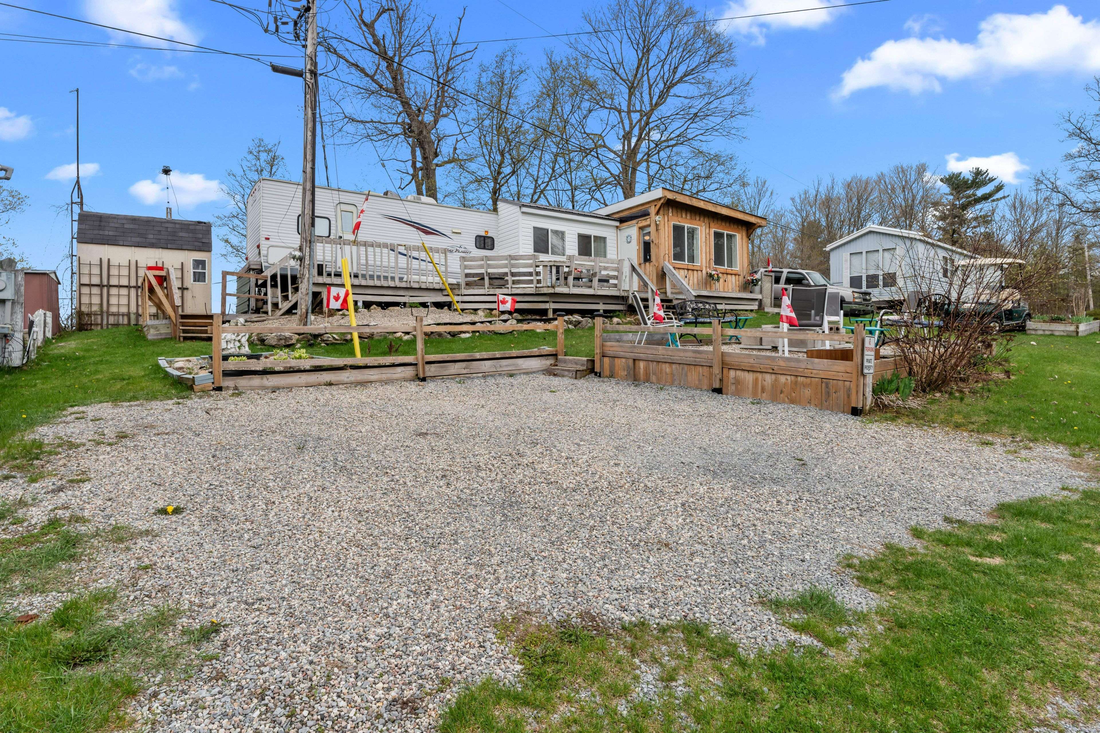 South Frontenac, ON K0H 1T0,9 GLENFORD LN #38