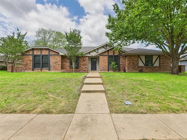 1409 Thunderbrook Drive, Desoto, TX 75115
