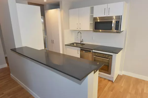 Toronto C02, ON M4V 1Z9,111 Lawton BLVD #101