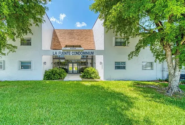 9520 SW 8th St #222, Miami, FL 33174