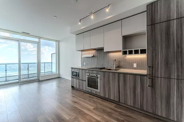 Vaughan, ON L4K 0J5,5 Buttermill AVE #PH05