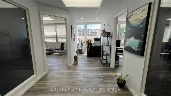 Richmond Hill, ON L4C 3B6,10212 Yonge ST #206 & 207