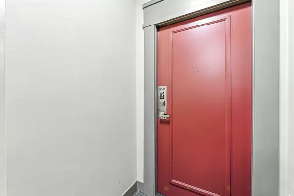 Mississauga, ON L5B 0K2,4055 Parkside Village DR #LPH 04