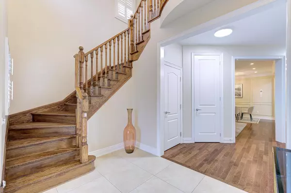 Brampton, ON L6X 5G3,16 Valleyway DR