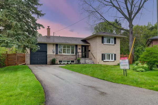 255 Wales CRES, Oakville, ON L6L 3X8