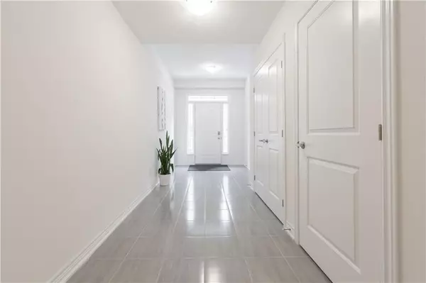 Hamilton, ON L8B 1W5,9 Ridgeside LN