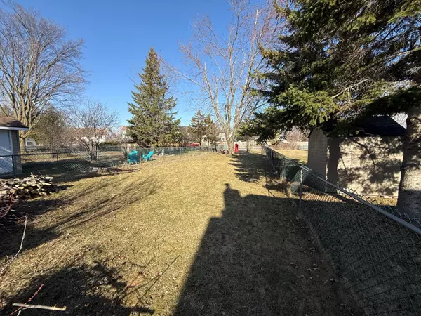 Kingston, ON K7M 8L8,772 Littlestone CRES