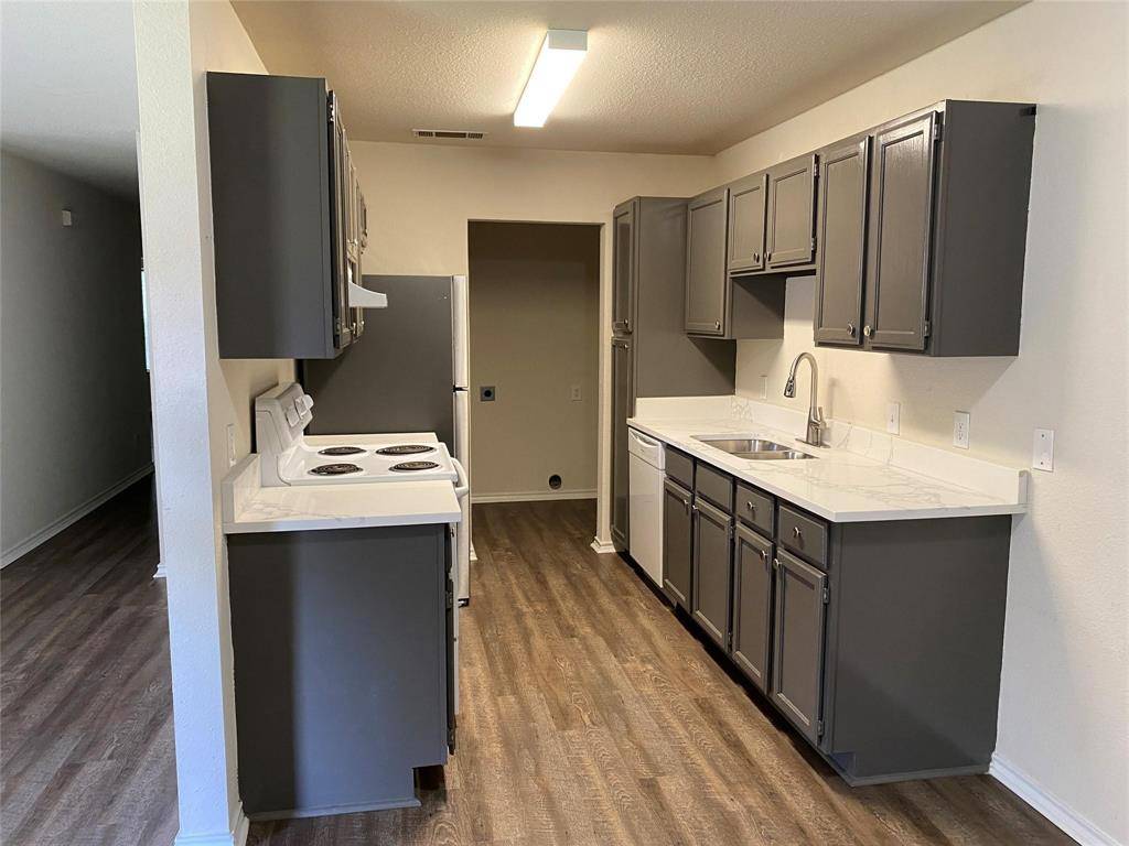 Fort Worth, TX 76116,8122 Marydean Avenue