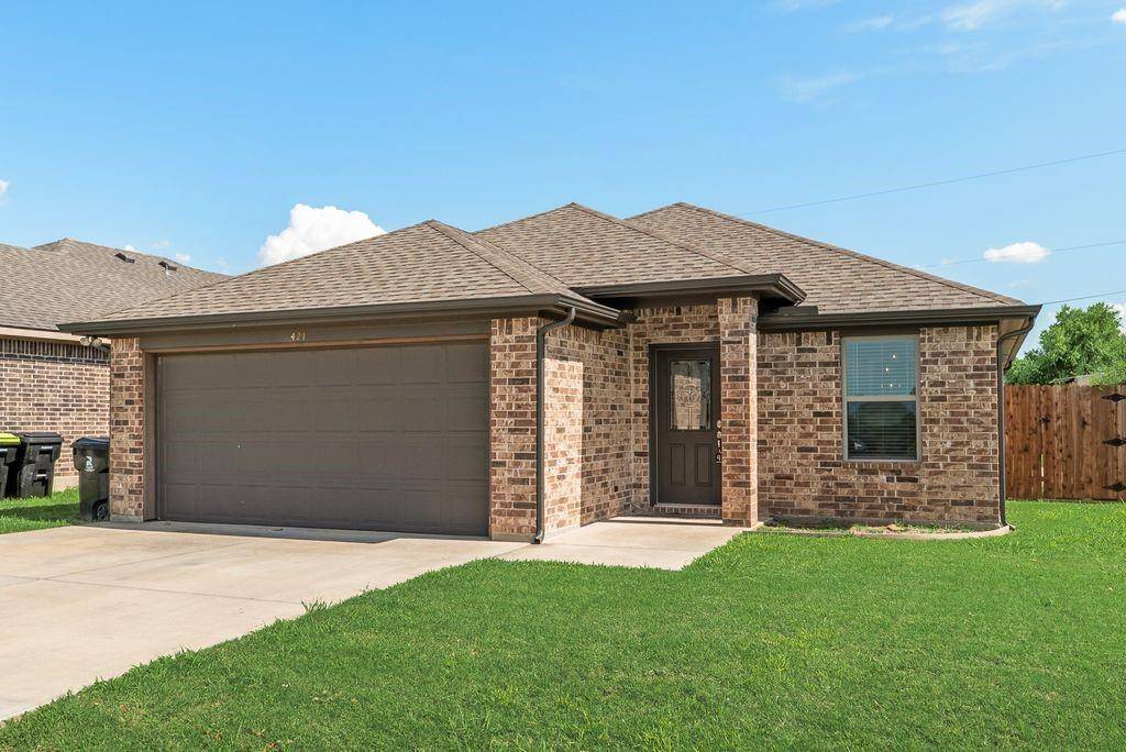 Pilot Point, TX 76258,421 W Holford Street