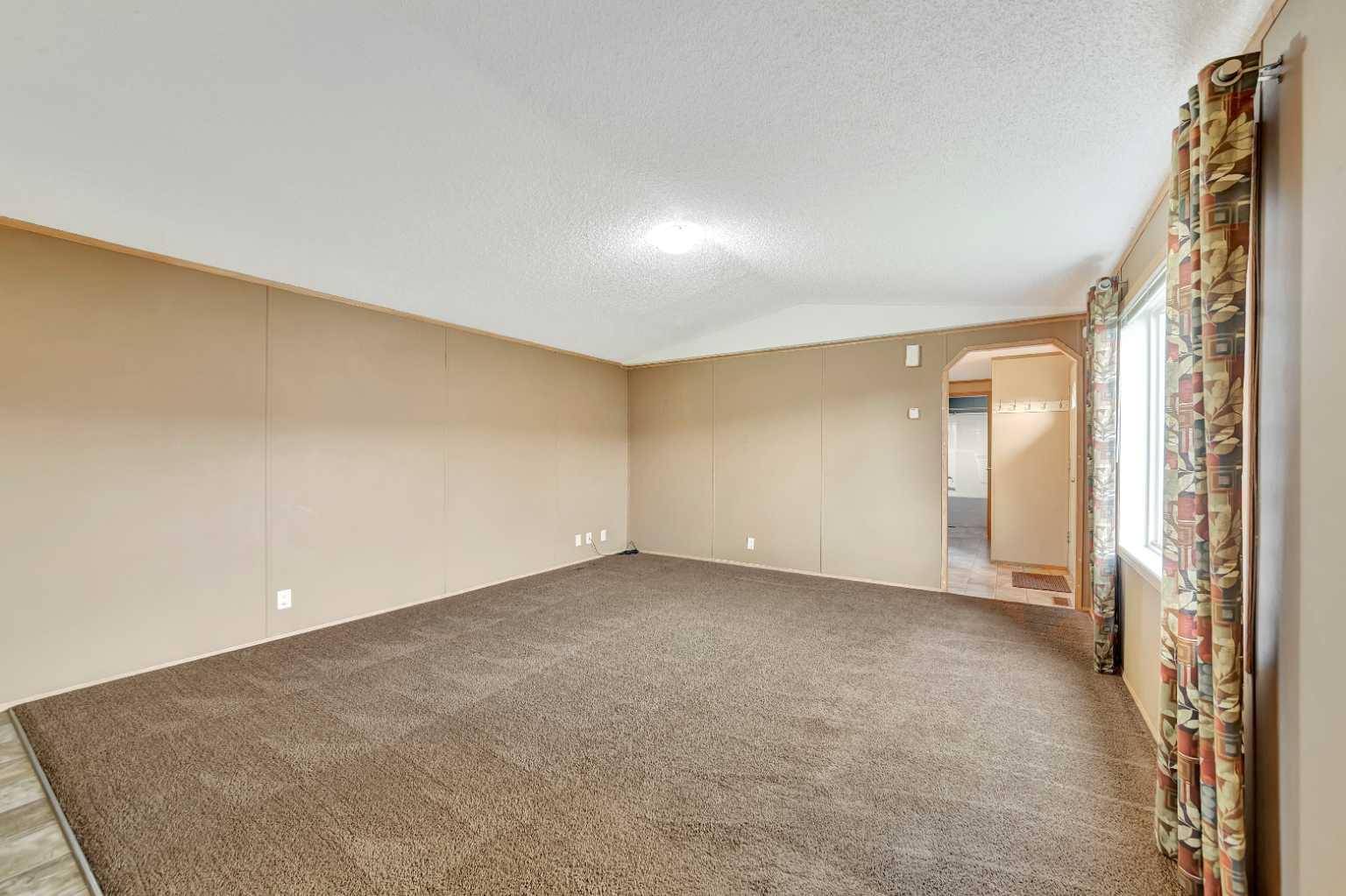 Lloydminster, SK S9V 2E5,3313 43 AVE