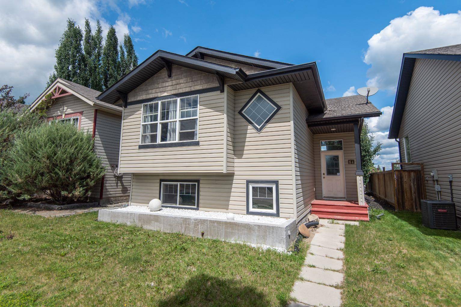 84 Wildrose Drive, Sylvan Lake, AB T4s 2L1